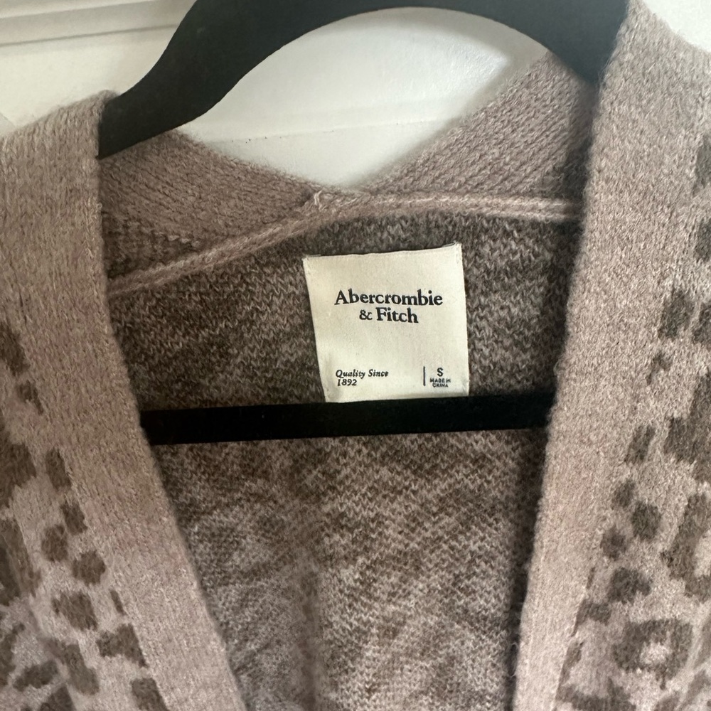 Abercrombie & Fitch leopard cardigan - Picture 3 of 3